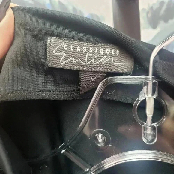 Classiques Entier Black Sleeveless Crop Top - Picture 3 of 4